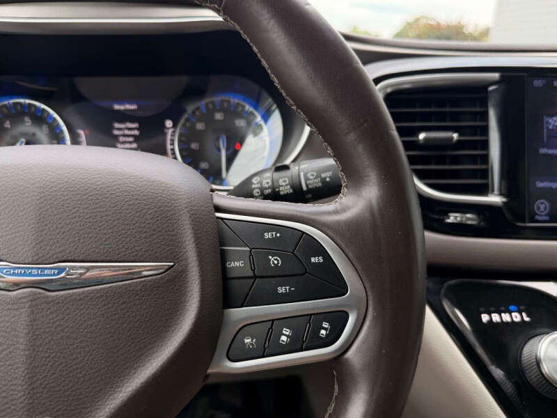 2017 Chrysler Pacifica Touring-L Plus