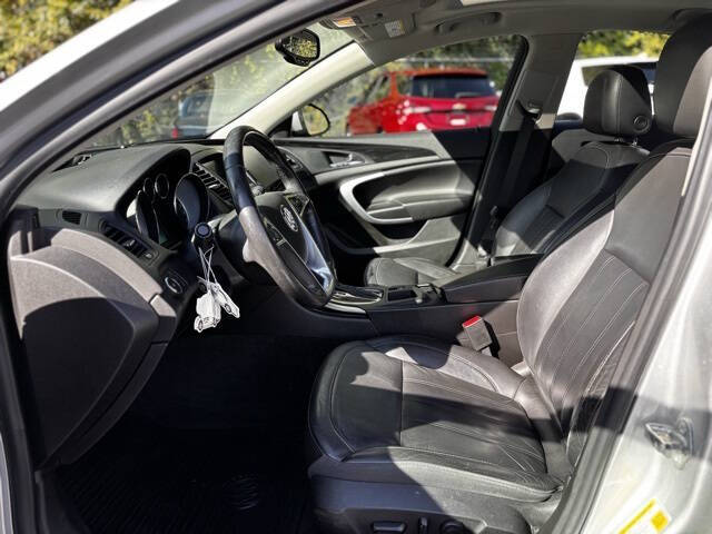 2012 Buick Regal Premium 1