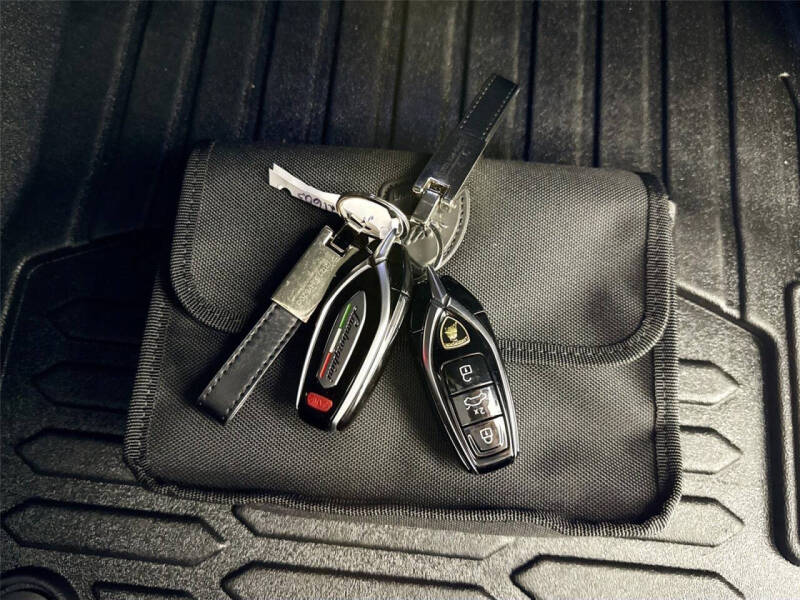 2023 Lamborghini Urus Performante