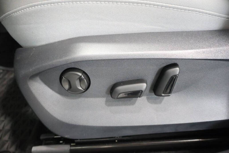 2024 Volkswagen Taos SE 4Motion