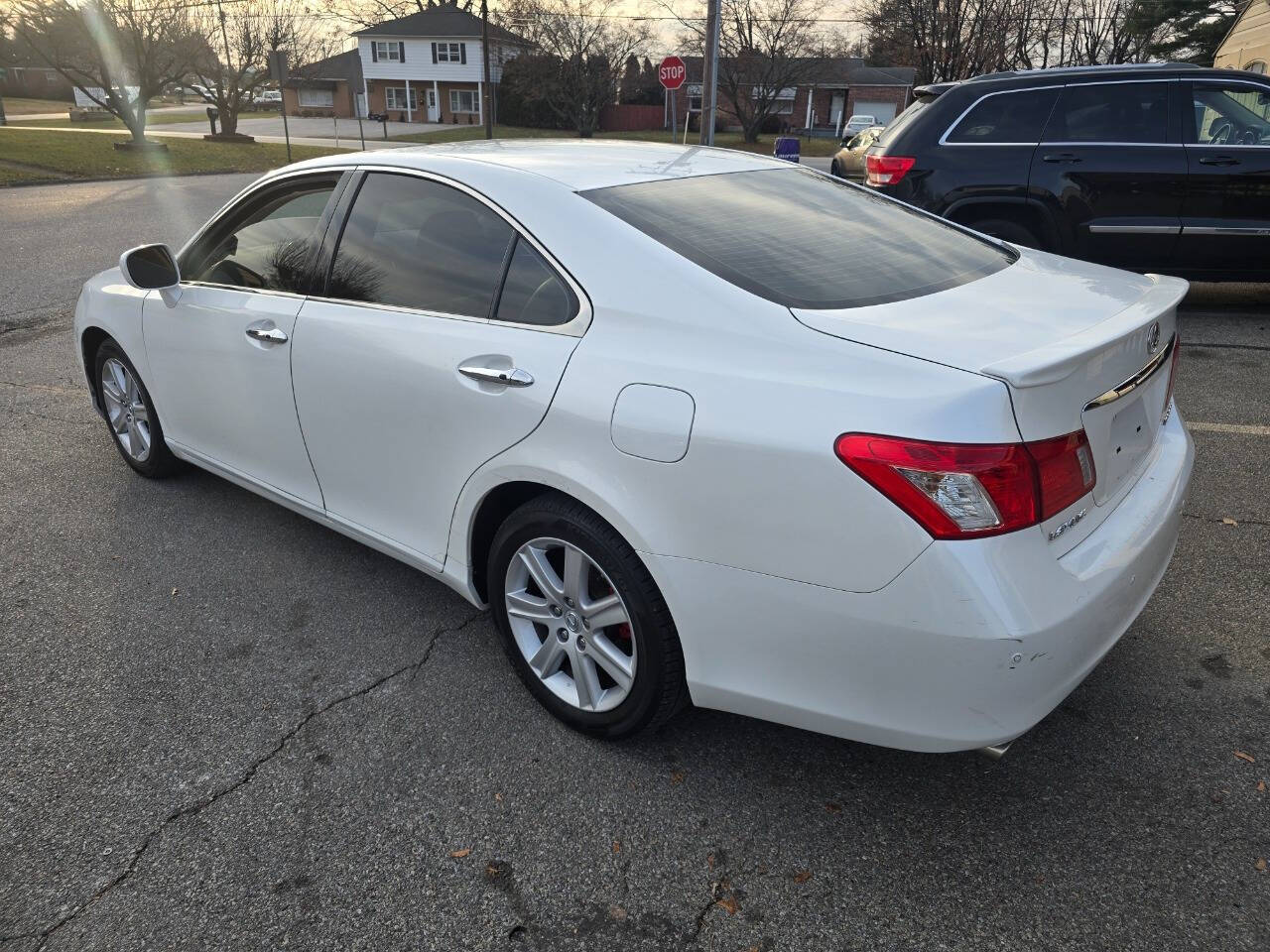 2007 Lexus ES 350 for sale at QUEENSGATE AUTO SALES in York, PA