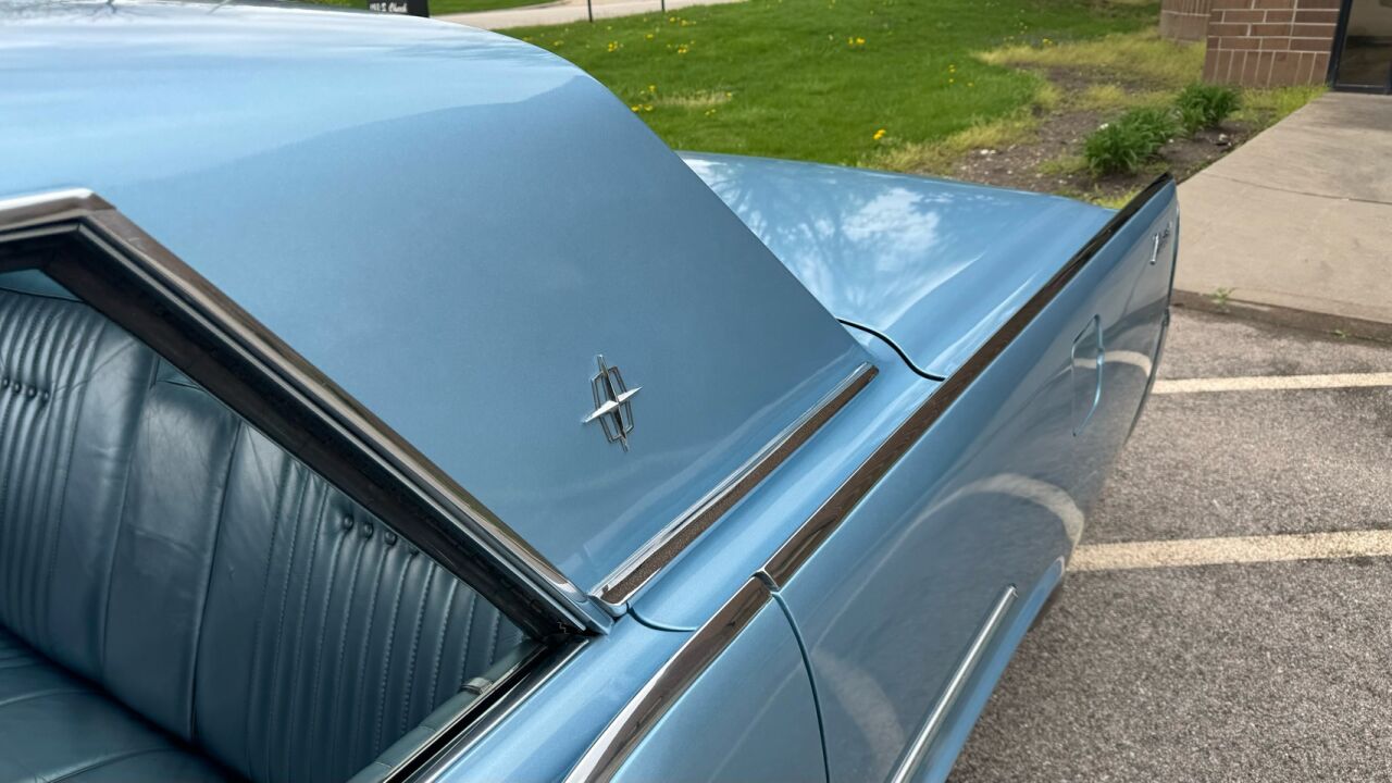 1964 Lincoln Continental 13
