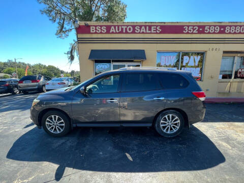 2014 Nissan Pathfinder for sale at BSS AUTO SALES INC in Eustis FL