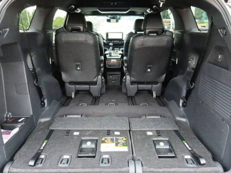 2025 Toyota Sienna Platinum 7-Passenger