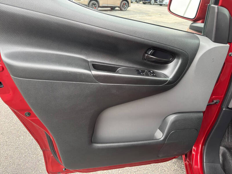 2017 Nissan NV200 SV