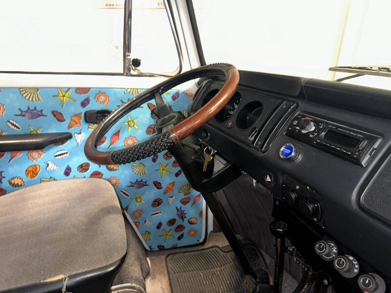 1977 Volkswagen Bus