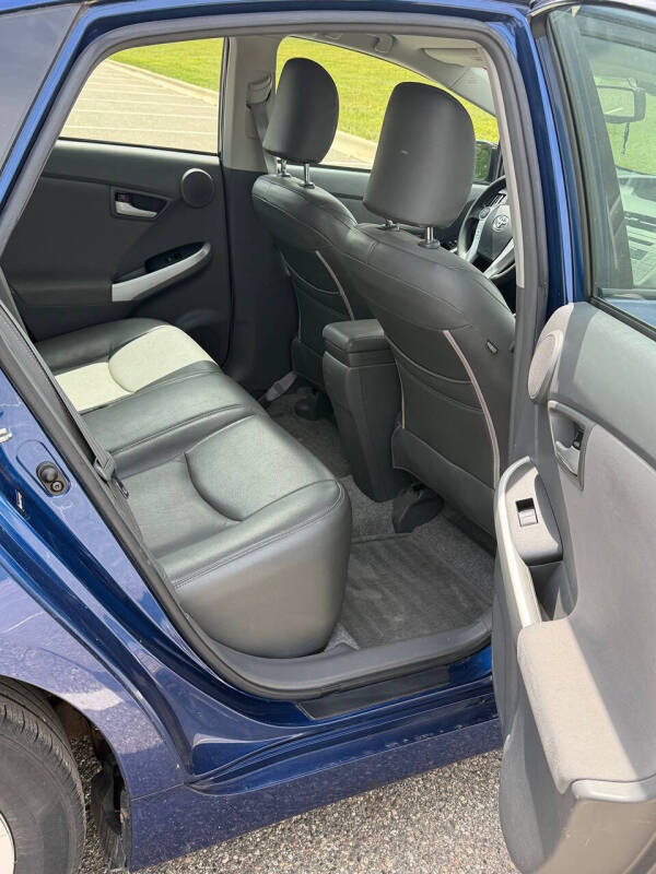 2010 Toyota Prius III