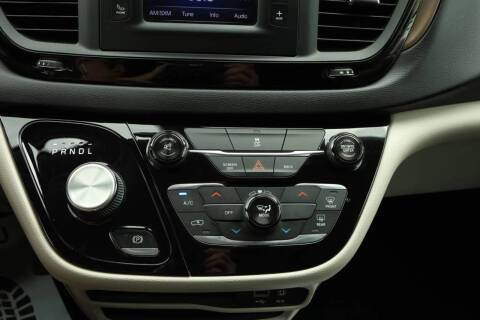 2017 Chrysler Pacifica Touring