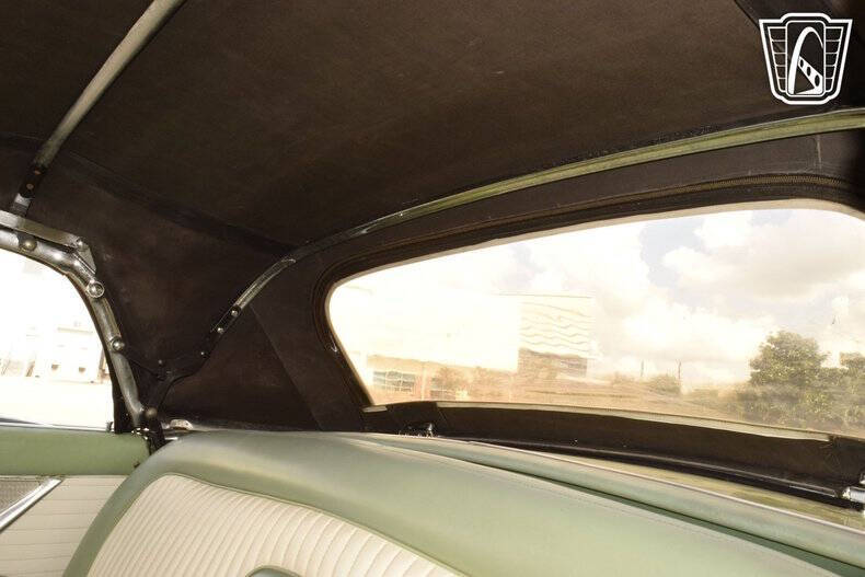 1956 Ford Thunderbird