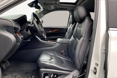 2018 Cadillac Escalade Luxury