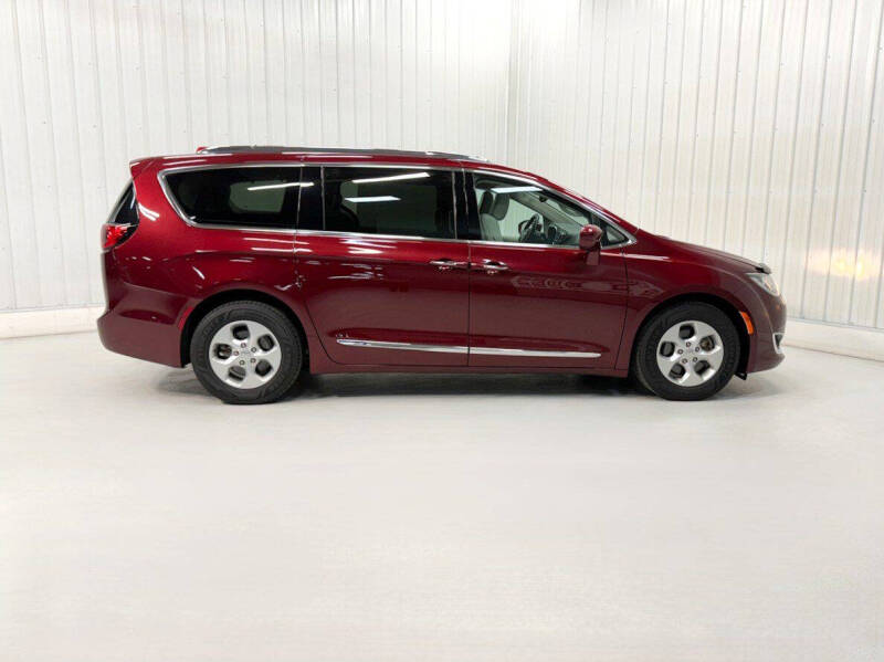 2017 Chrysler Pacifica Touring-L Plus
