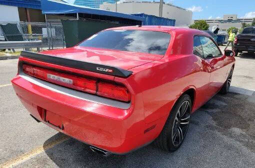 2014 Dodge Challenger SRT8 Core