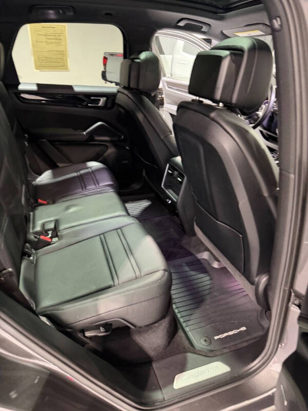 2023 Porsche Cayenne