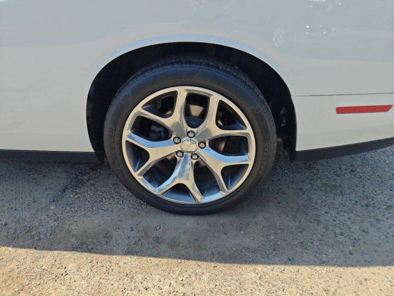 2016 Dodge Challenger SXT Plus