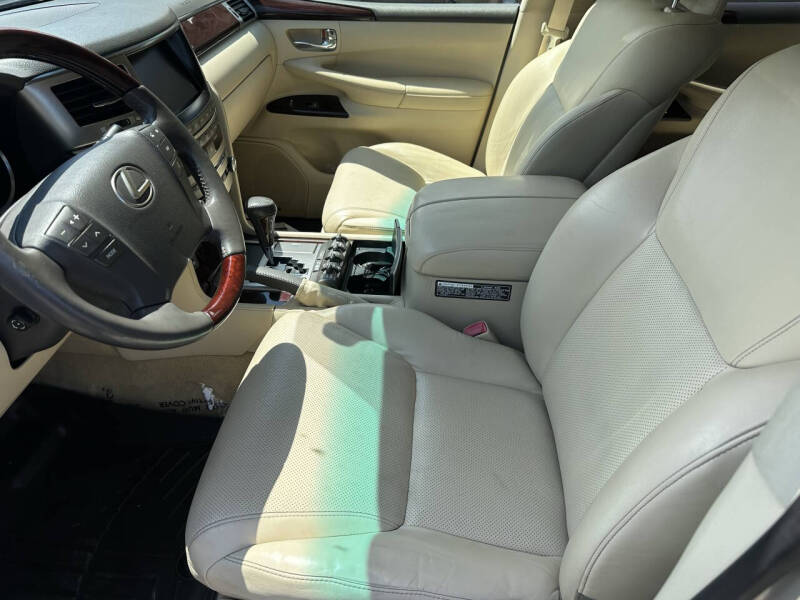 2013 Lexus LX 570