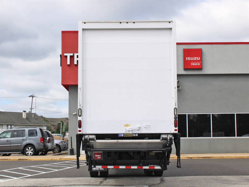 2018 Freightliner M2 106