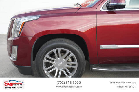 2016 Cadillac Escalade Standard