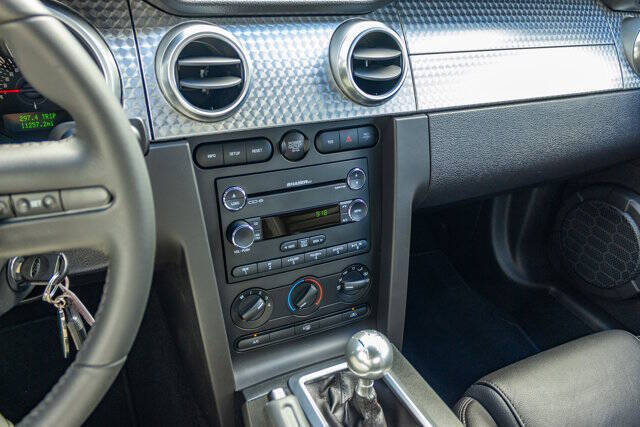 2008 Ford Mustang 15