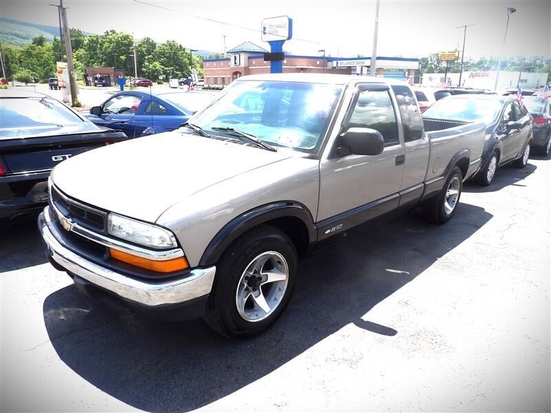 2001 Chevrolet S-10 Base