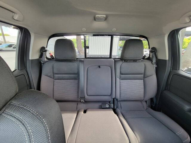 2022 Nissan Frontier SV