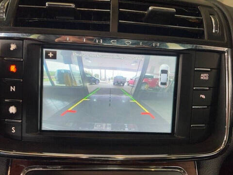 2017 Lincoln Continental Premiere