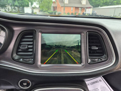 2017 Dodge Challenger SXT Plus