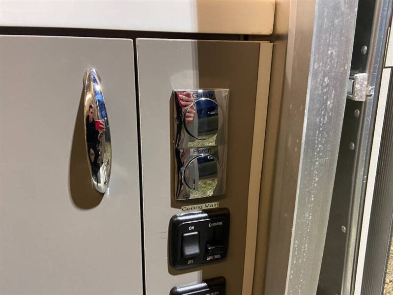 2018 Airstream GLOBETROTTER -