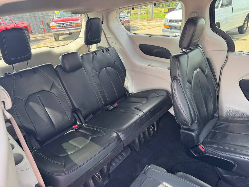 2022 Chrysler Pacifica Touring L