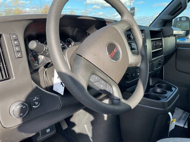 2025 GMC Savana 2500