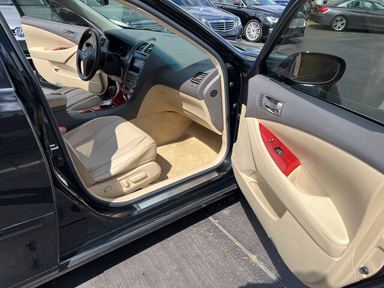 2009 LEXUS ES Sedan - $7,900