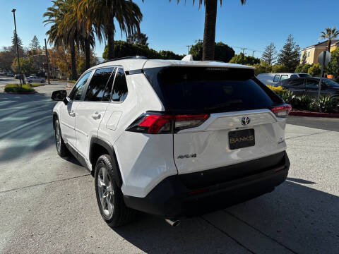 2023 Toyota RAV4 Hybrid LE