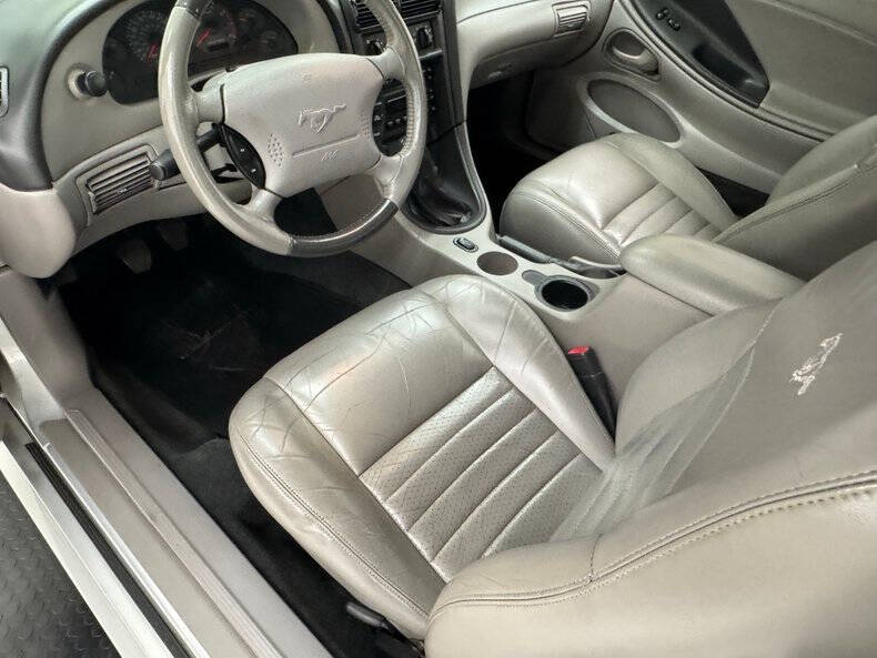 2002 Ford Mustang GT Deluxe