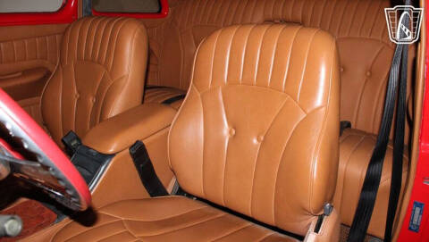 1948 Ford Deluxe