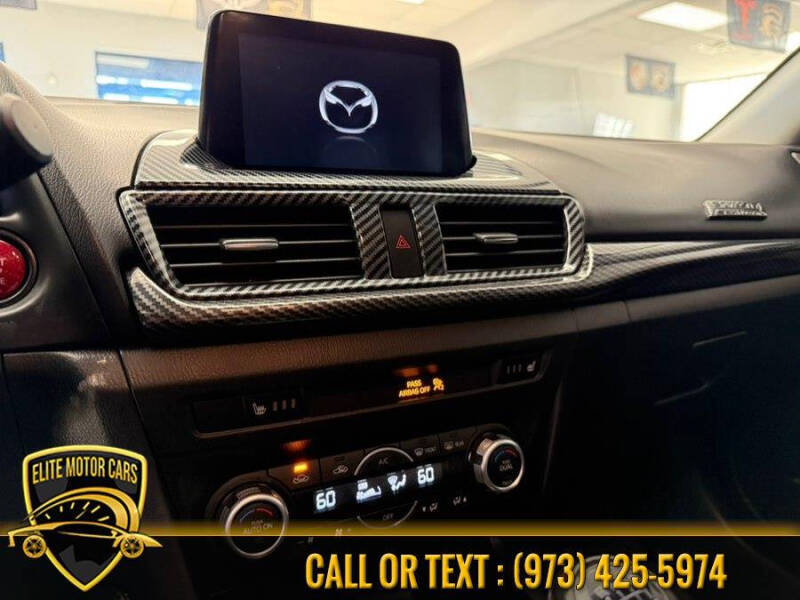 2018 Mazda MAZDA3 Touring