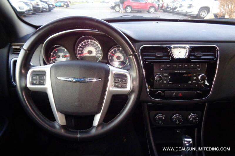 2013 Chrysler 200 Touring