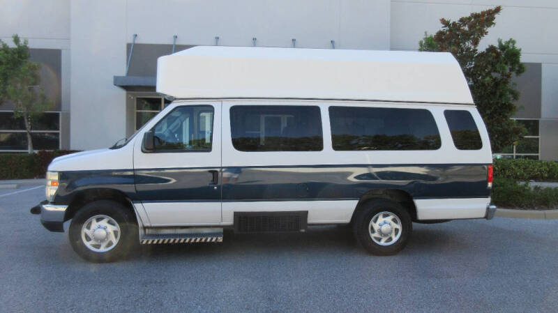 2013 Ford E-Series E-350 SD