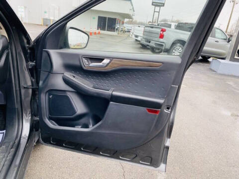 2020 Ford Escape Titanium