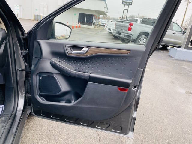 2020 Ford Escape Titanium