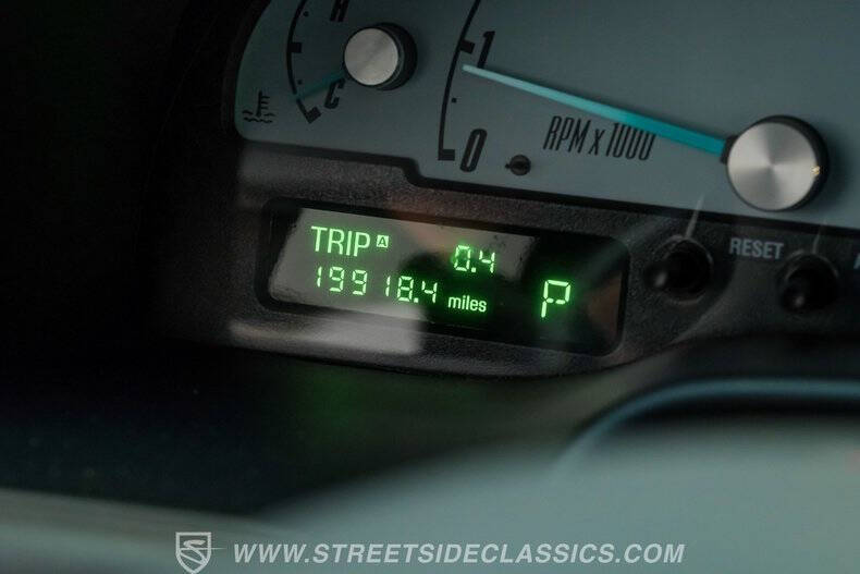 2002 Ford Thunderbird Deluxe