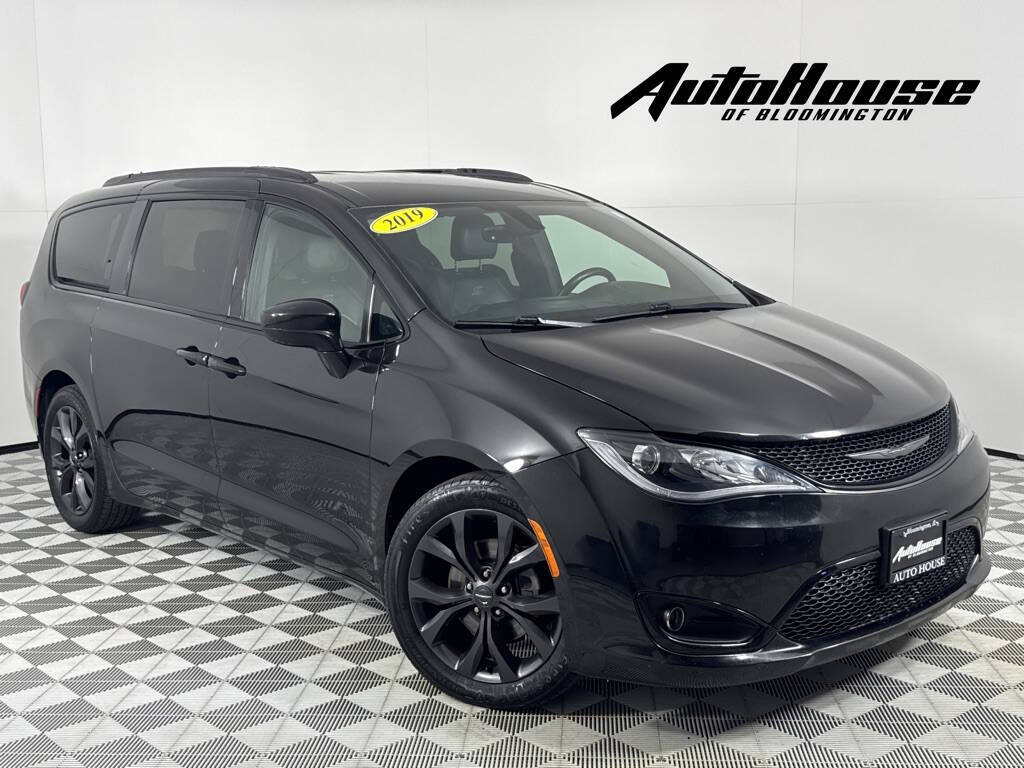 2019 Chrysler Pacifica Touring L Plus 4dr Mini Van's photo