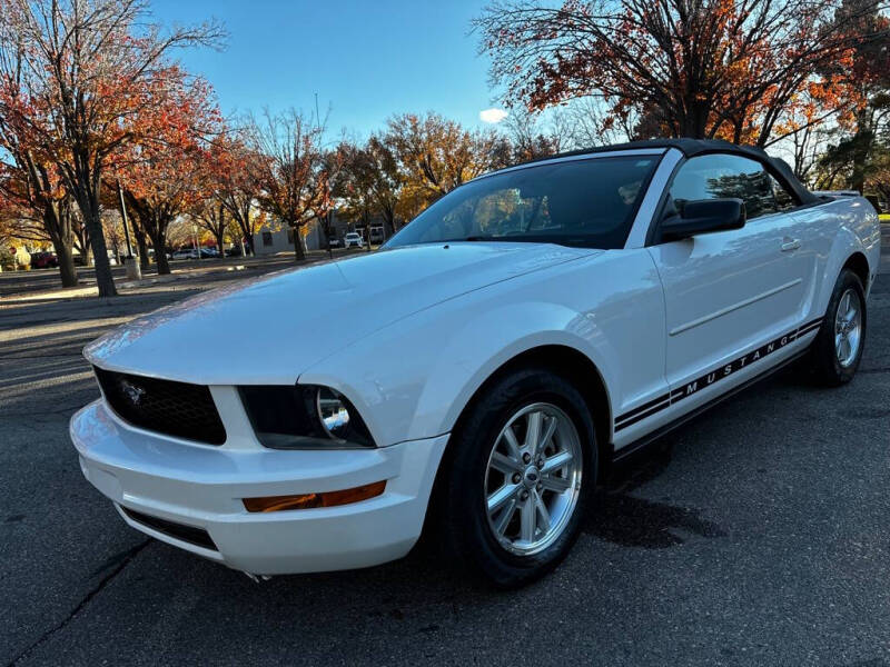 2007 Ford Mustang V6 Deluxe