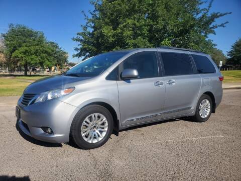 2017 Toyota Sienna for sale at Park N Sell Express in Las Cruces NM