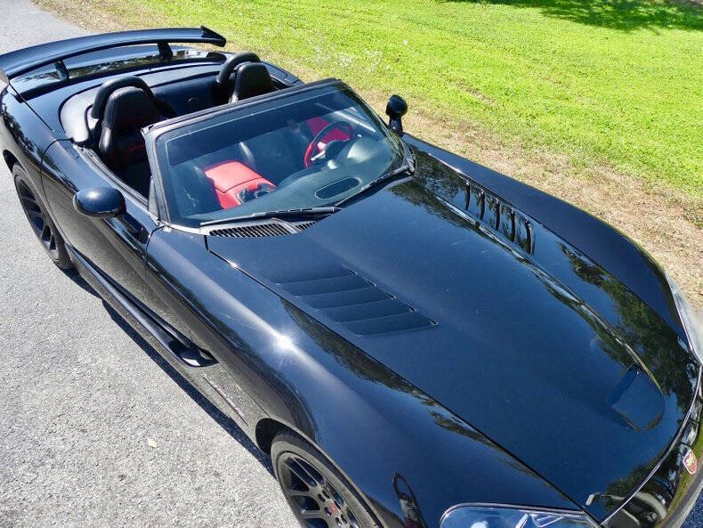 2004 Dodge Viper SRT-10