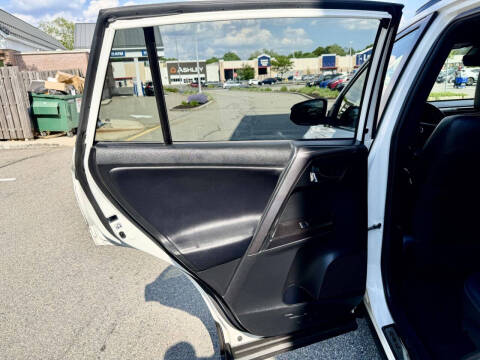 2018 Toyota RAV4 SE