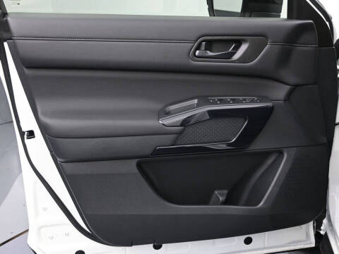 2025 Nissan Pathfinder S