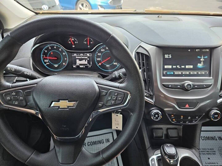 2017 Chevrolet Cruze LT Auto