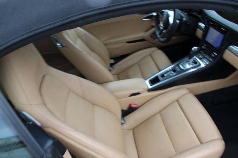 2018 Porsche 911 Carrera