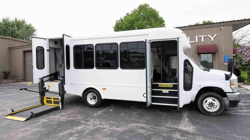 2024 Ford E-Series Cutaway Base's photo