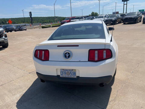 2011 Ford Mustang V6