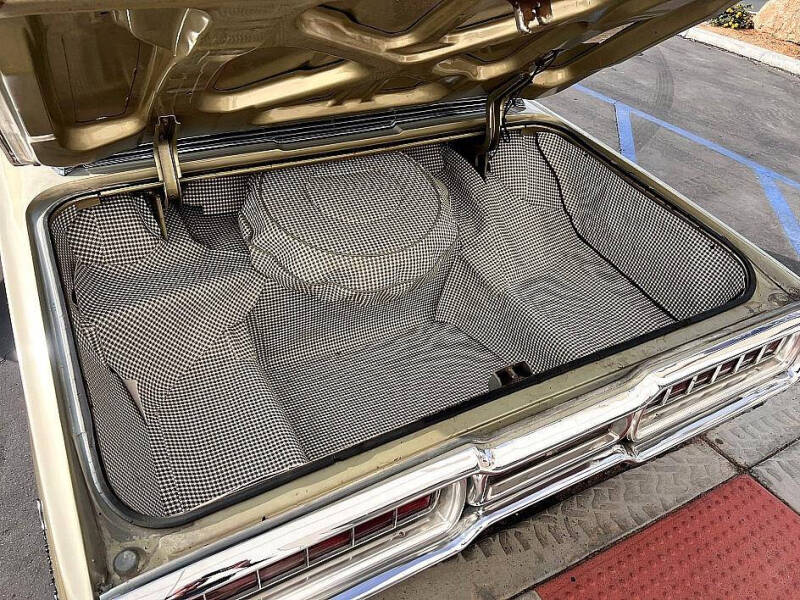 1965 Ford Thunderbird